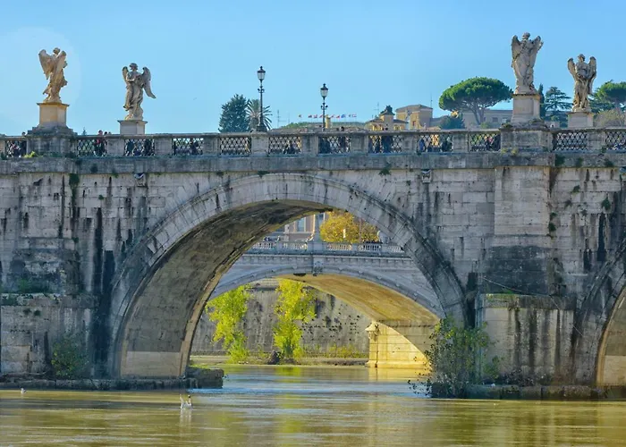 Vatican And Kitchen Hotel